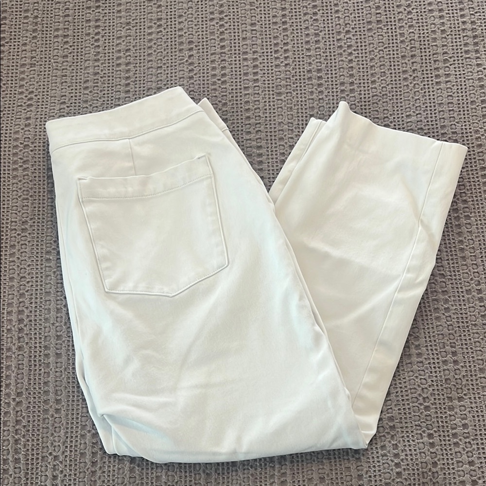 Classic White Straight Leg Women's cropped Jeans